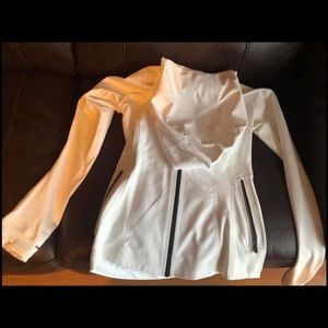 Lululemon Cross Chill Jacket